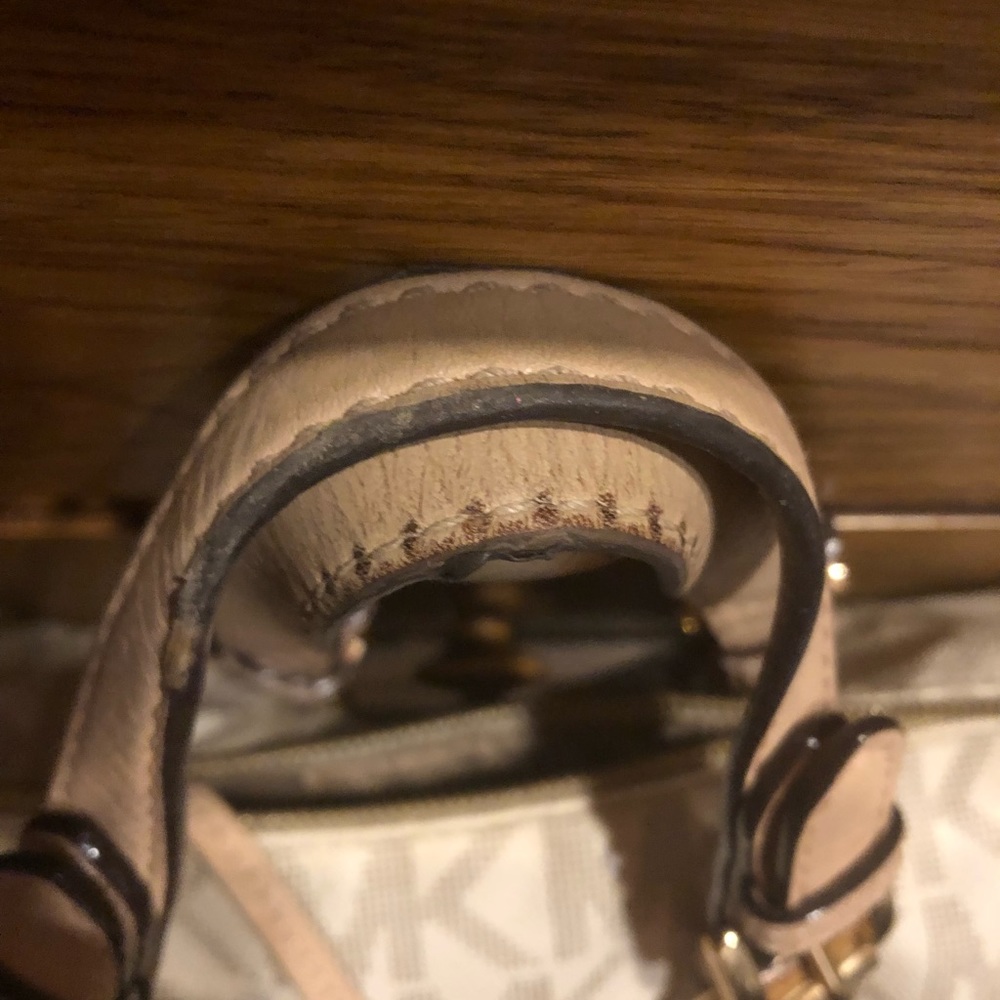 Michael Kors purse - Picture 5 of 7